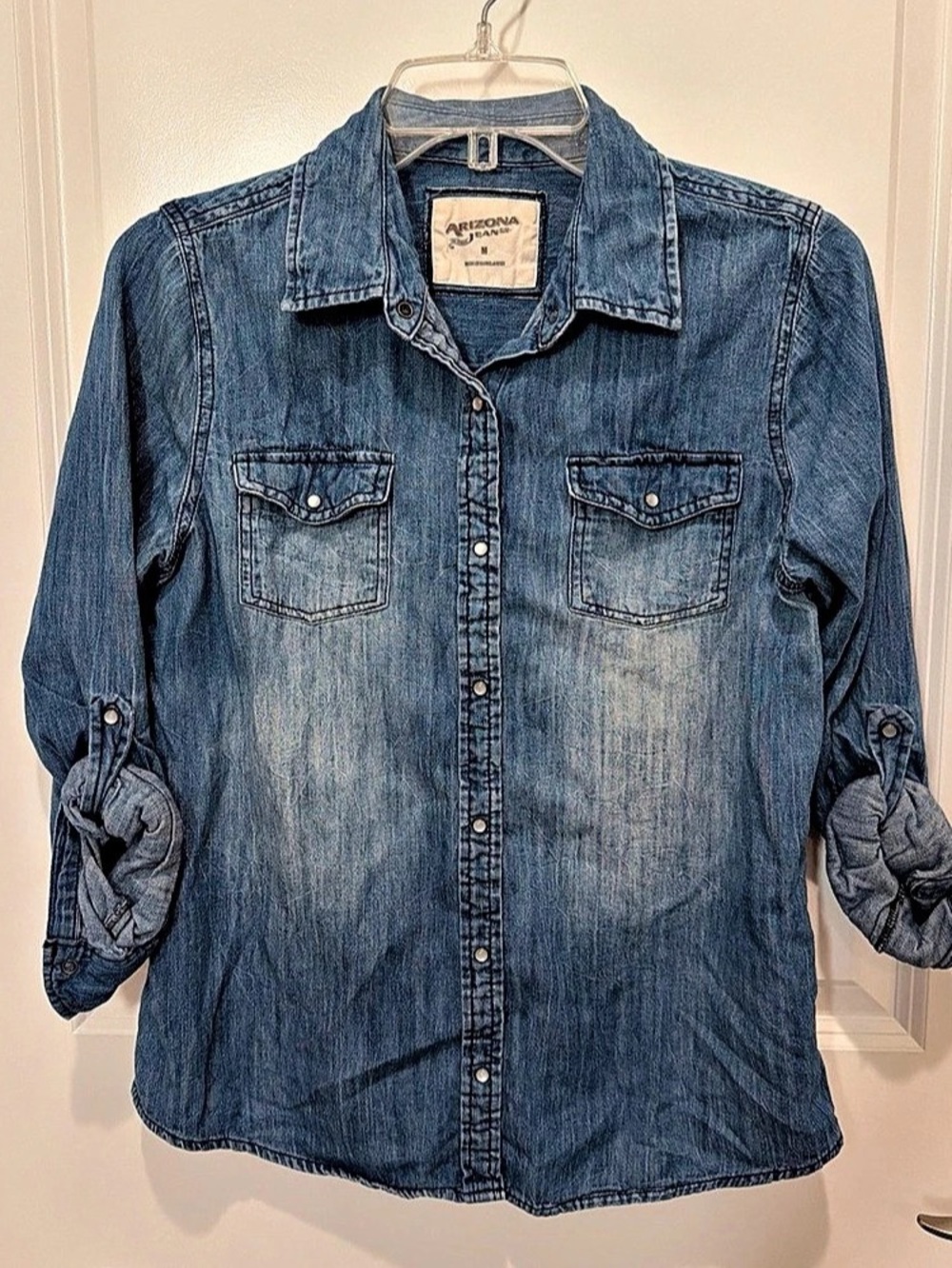 Arizona Jean Co. Denim Button Down in Blue Size Medium